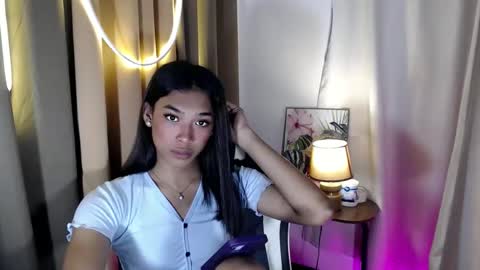 ur_dazzlingmorenaxx online show from 11-14-25, 02:27