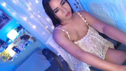 Snapshot of ur_hot_tommiexx chatting on 06-09-26, 12:55 jennie online show from 06-09-26, 12:55
