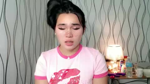 QUEENSY online show from 11-29-25, 01:25