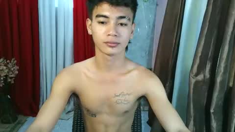 ur_naughtyboy_raphael online show from 09-25-25, 05:33