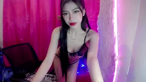 Snapshot of ur_pinay_daniella chatting on 07-24-26, 03:15 sweet princess online show from 07-24-26, 03:15