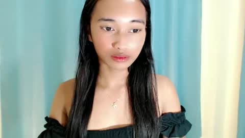 Snapshot of ur_sexyllie chatting on 12-19-25, 12:56 Ellie online show from 12-19-25, 12:56