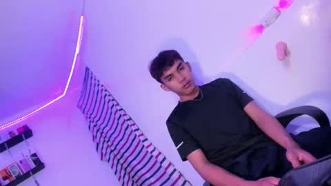 ur_shan21 online show from 05-18-26, 04:18