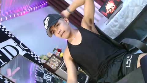 ur_shan21 online show from 07-08-26, 03:38