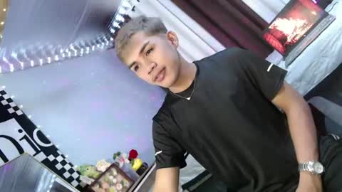 ur_shan21 online show from 07-10-26, 04:39