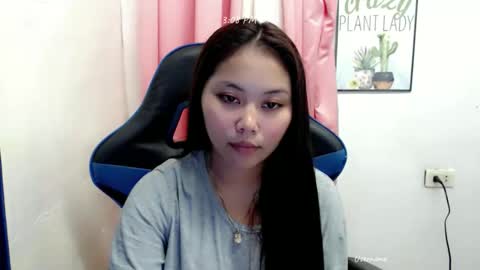 ur_small_girl online show from 11-25-25, 07:08