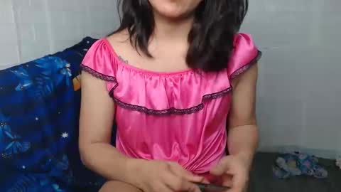 Snapshot of urasian_dreamgirl69 chatting on 11-11-25, 03:50 bela online show from 11-11-25, 03:50