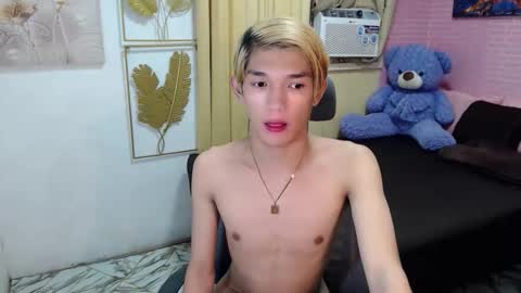 urasian_john20 online show from 05-25-26, 08:48