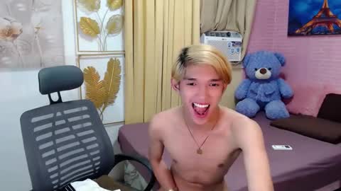 urasian_john20 online show from 05-27-26, 07:44