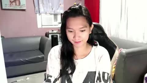 NEWRA  ALLISON online show from 09-29-25, 01:55