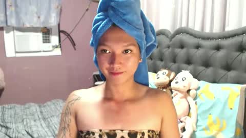 NEWRA  ALLISON online show from 05-05-26, 08:33