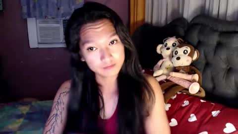 NEWRA  ALLISON online show from 05-28-26, 04:04