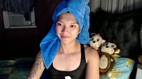 NEWRA  ALLISON online show from 06-22-26, 04:20