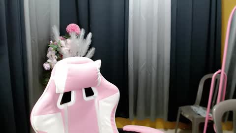 urasiancumgirl_ online show from 04-16-26, 07:09