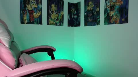 Danielle  online show from 01-24-25, 08:44