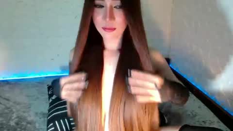 Snapshot of urbabyhot_gurl chatting on 01-10-25, 07:11 QUEEN ANGEL online show from 01-10-25, 07:11