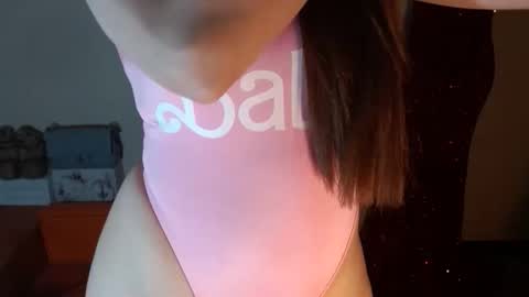 Snapshot of urbabyhot_gurl chatting on 09-12-25, 08:09 QUEEN ANGEL online show from 09-12-25, 08:09