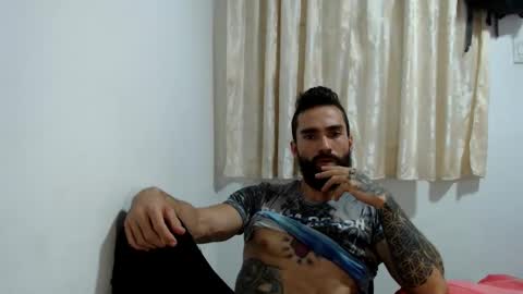 Snapshot of urbanbeard chatting on 12-18-24, 01:37 master beard online show from 12-18-24, 01:37