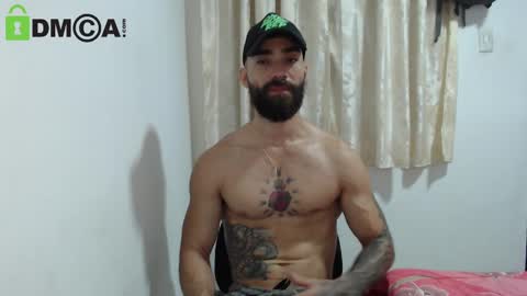 Snapshot of urbanbeard chatting on 12-22-24, 05:56 master beard online show from 12-22-24, 05:56