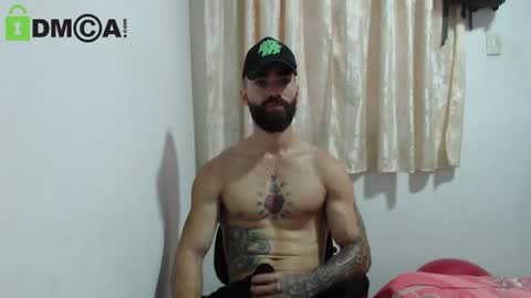 Snapshot of urbanbeard chatting on 12-24-24, 01:28 master beard online show from 12-24-24, 01:28