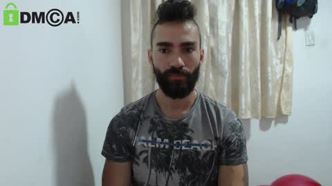 Snapshot of urbanbeard chatting on 12-25-24, 11:33 master beard online show from 12-25-24, 11:33