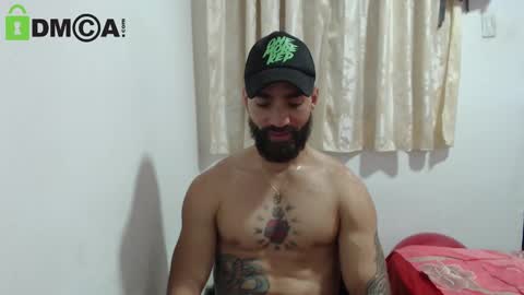 Snapshot of urbanbeard chatting on 01-01-25, 07:20 master beard online show from 01-01-25, 07:20