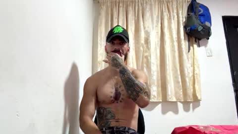 Snapshot of urbanbeard chatting on 01-02-25, 01:51 master beard online show from 01-02-25, 01:51