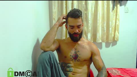 Snapshot of urbanbeard chatting on 01-08-25, 04:23 master beard online show from 01-08-25, 04:23