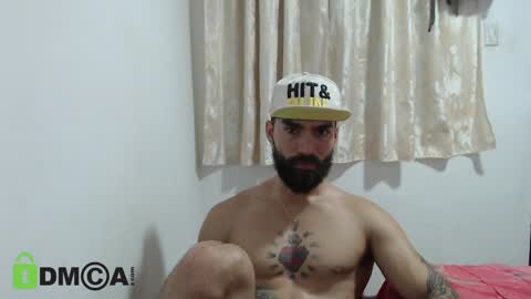 Snapshot of urbanbeard chatting on 01-11-25, 10:08 master beard online show from 01-11-25, 10:08