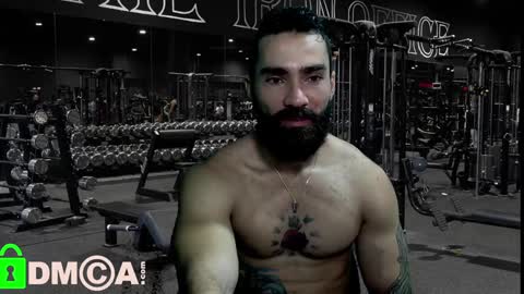 Snapshot of urbanbeard chatting on 01-18-25, 12:13 master beard online show from 01-18-25, 12:13