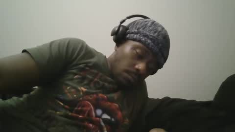 Snapshot of urbandick5 chatting on 03-12-25, 02:52 urbandick5 online show from 03-12-25, 02:52