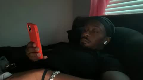 Snapshot of urbandick5 chatting on 09-17-25, 12:29 urbandick5 online show from 09-17-25, 12:29