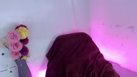 Snapshot of urbitchfantasexx_miles25 chatting on 11-04-25, 06:23 Miles online show from 11-04-25, 06:23