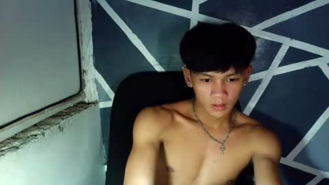 Snapshot of urboytoyjust chatting on 07-11-26, 10:44 JUSTINE online show from 07-11-26, 10:44