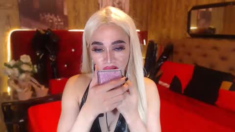 KENDALL online show from 01-12-25, 01:27