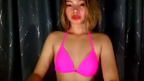 Snapshot of urcutiepiegirl chatting on 05-10-26, 04:23 urcutiepiegirl online show from 05-10-26, 04:23