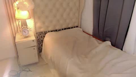 Snapshot of urdream_bride chatting on 02-25-25, 06:53 urdream_bride online show from 02-25-25, 06:53