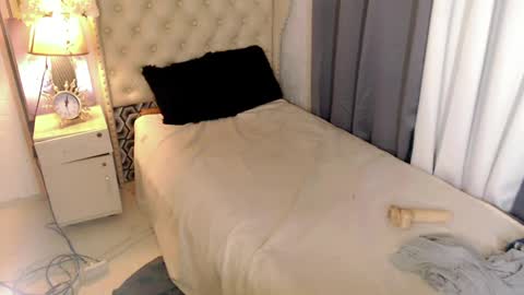 Snapshot of urdream_bride chatting on 03-09-25, 04:16 urdream_bride online show from 03-09-25, 04:16