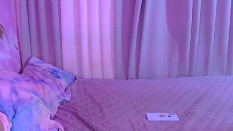 Snapshot of urdream_bride chatting on 11-26-25, 11:17 urdream_bride online show from 11-26-25, 11:17