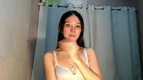 Snapshot of urdreamgirl_stephanie chatting on 06-17-26, 10:17 stephanie online show from 06-17-26, 10:17