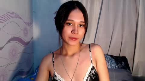 Snapshot of urdreamgirl_stephanie chatting on 07-12-26, 01:02 stephanie online show from 07-12-26, 01:02