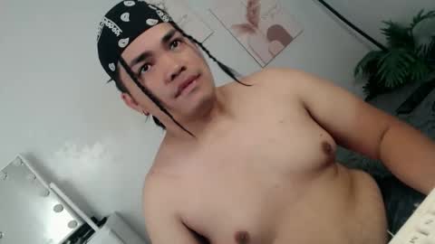 ure_fattytoy143 online show from 04-18-26, 10:19