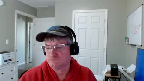 Snapshot of urfavteach50 chatting on 05-05-26, 03:42 Gregor online show from 05-05-26, 03:42