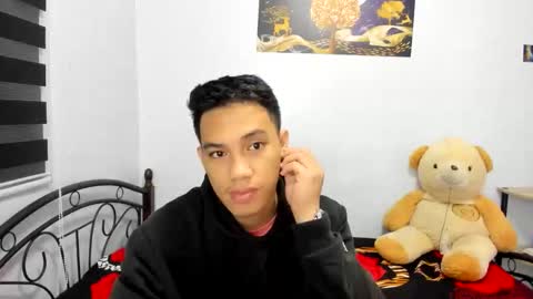 urfucker_vinz online show from 04-11-26, 12:31