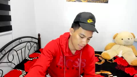 urfucker_vinz online show from 04-15-26, 12:56