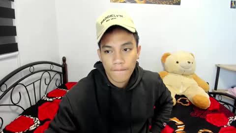 urfucker_vinz online show from 04-20-26, 12:41