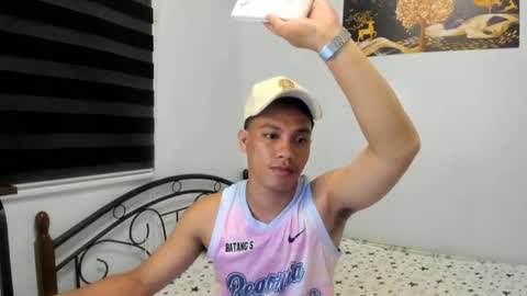 urfucker_vinz online show from 07-16-26, 12:44