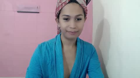 Snapshot of urgirlnabyx chatting on 12-24-24, 01:38 Call me naby online show from 12-24-24, 01:38