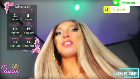 Snapshot of urgoddess_bella chatting on 05-27-26, 01:35 My bella 3 online show from 05-27-26, 01:35