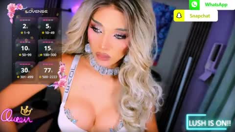 Snapshot of urgoddess_bella chatting on 06-04-26, 01:11 My bella 3 online show from 06-04-26, 01:11